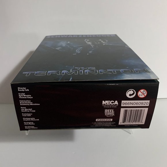 NECA Terminator Ultimate T-800 Police Station Assault Action Figure 51912 7" - Picture 6 of 7